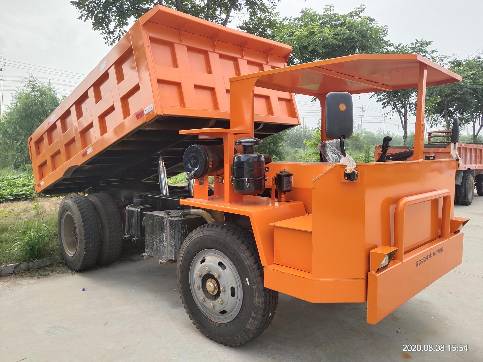 礦用15噸四不像礦車_礦用無(wú)軌道膠輪車